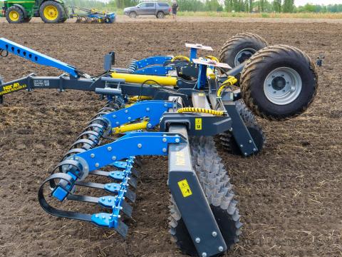 NorAn X-Press PR 5,4 prizmacsúcsos tömörítő henger NorAn X-Press PR 5,4 prizmacsúcsos tömörítő henger