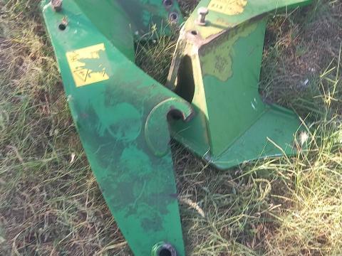 John Deere homlokrakodó konzol John Deere homlokrakodó konzol
