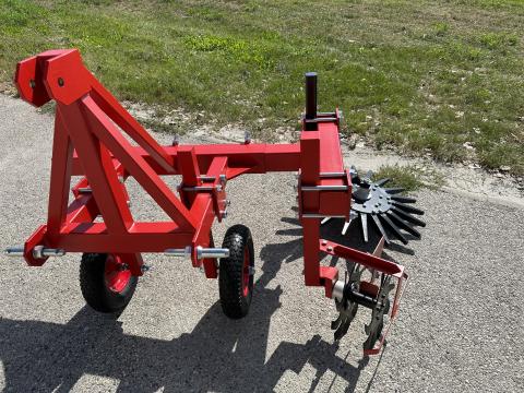 Sorművelő ujjas kapa görgős kapával Sorművelő ujjas kapa görgős kapával