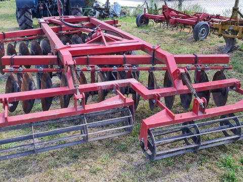 Eladó 3,2 méteres vontatott nehéz tárcsa rögtörővel