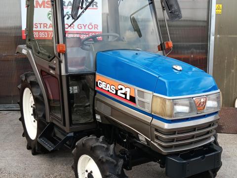 Iseki TG21 fülkés,  klímás,  összkerekes,  21 lóerős,  szervos,  irányváltós japán kistraktor Iseki TG21 fülkés,  klímás,  összkerekes,  21 lóerős,  szervos,  irányváltós japán kistraktor