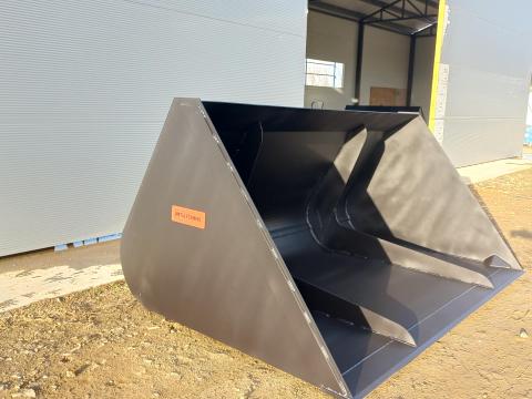 Könnyűanyag kanál / termény kanál 2, 5m3 Könnyűanyag kanál / termény kanál 2, 5m3