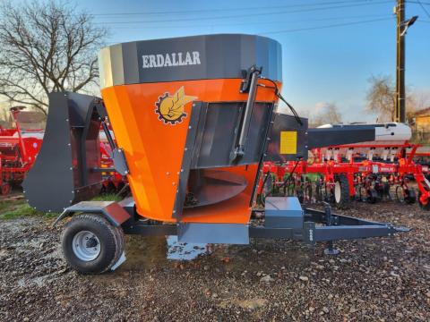 GÉPVÁSÁR -15% I ERDALLAR takarmánykeverő-kiosztó | 4 m3 | vertikális