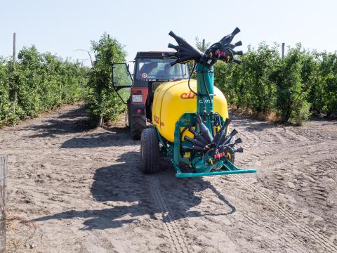 CIMA BLITZ 55 2000 literes vontatott permetezőgép CIMA BLITZ 55 2000 literes vontatott permetezőgép