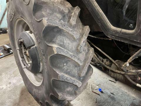 Eladó több fajta 18,4 R34 gumi Eladó több fajta 18,4 R34 gumi