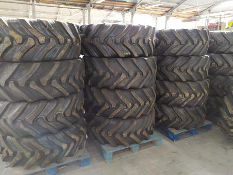 460/70R24 Manitou abroncs 460/70R24 Manitou abroncs