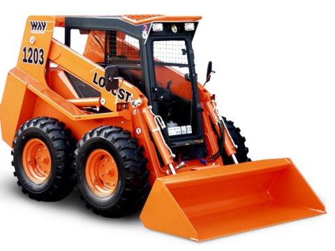 Locust L1203 Telspeed 55 kW csúszókormányzású rakodógép alapkanállal a KC Békés Kft.-nél