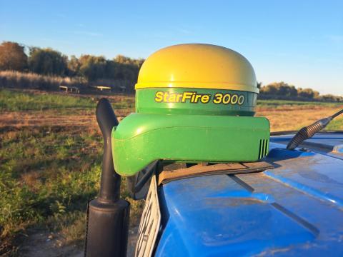 Starfire 3000 antenna és 1800 monitor autotrac aktivációval Starfire 3000 antenna és 1800 monitor autotrac aktivációval