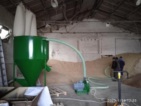 M-ROL Takarmánykeverő darálóval, mérleggel! 1000 kg takarmány egy óra alatt M-ROL Takarmánykeverő darálóval, mérleggel! 1000 kg takarmány egy óra alatt