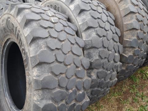 365/80 R 20 Continental MPT81 gumiabroncs