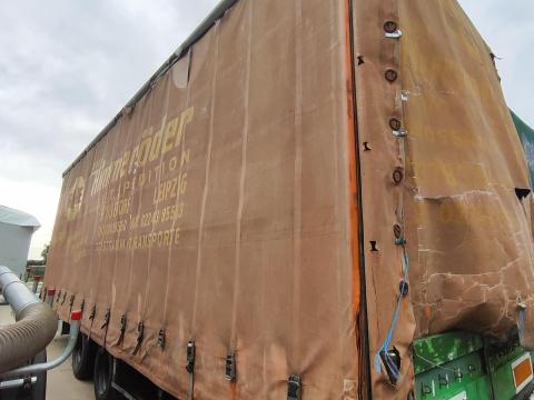 Ponyvás pótkocsi Ponyvás pótkocsi