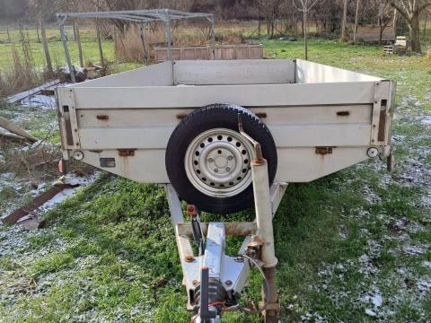 Humbaur utánfutó 2400kg