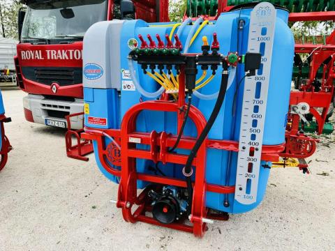 Biadzki 1200/15 függesztett szántóföldi permetező készletről kedvezményes áron Biadzki 1200/15 függesztett szántóföldi permetező készletről kedvezményes áron