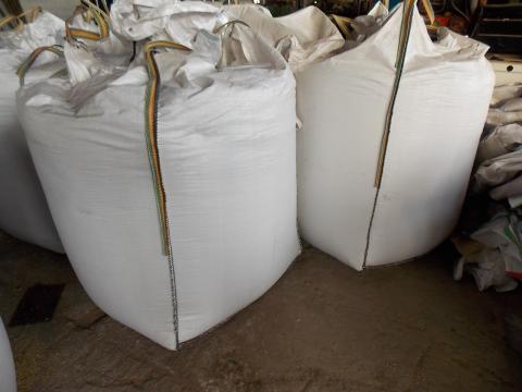 Felül töltős alul ürítős big-bag zsákok Felül töltős alul ürítős big-bag zsákok