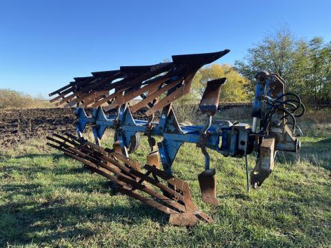 Rabe Supertaube 4 (3+1 bővíthető) fejes réselt váltvaforgató eke Rabe Supertaube 4 (3+1 bővíthető) fejes réselt váltvaforgató eke