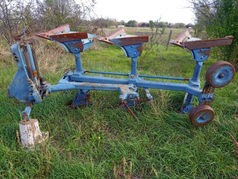 Lemken 3 fejes váltvaforgató eke Lemken 3 fejes váltvaforgató eke