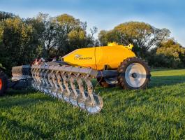 ROPA DRAGON - Folyékony műtrágya-injektáló az ÖN igényeihez igazítva