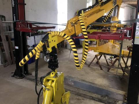 Rönkhasító kanál csipesz 30 tonnás kivitelben Rönkhasító kanál csipesz 30 tonnás kivitelben