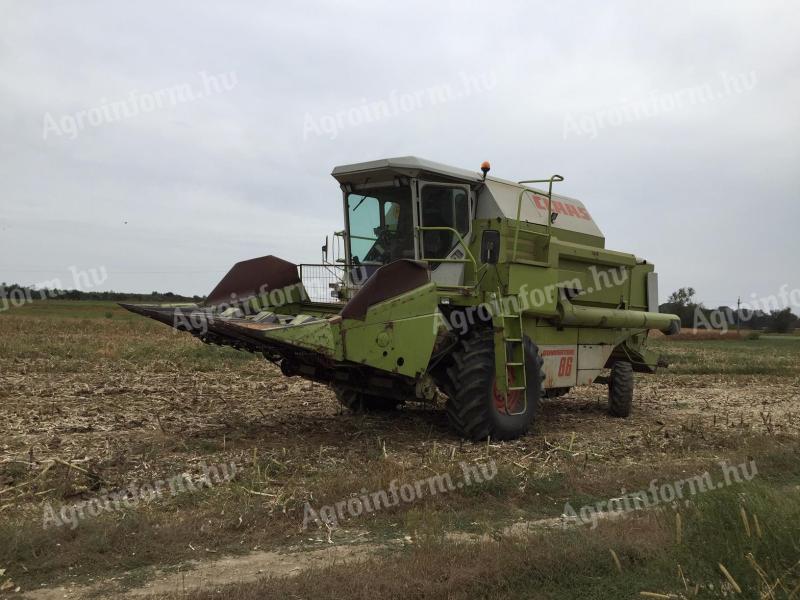 Claas Dominator 86 kalászos és szárzúzós kukoricaasztallal eladó