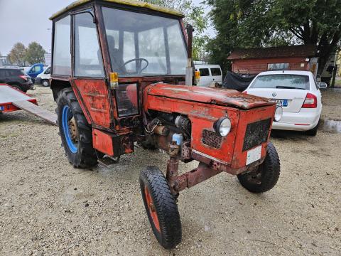 Zetor 5611-piros rendszám Zetor 5611-piros rendszám