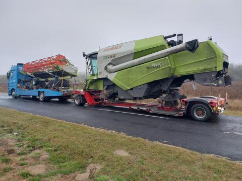 Gépszállítás,  Mobilház,  szállítás,  Kombájn,  Traktor,  Pótkocsi,  Országosan Gépszállítás,  Mobilház,  szállítás,  Kombájn,  Traktor,  Pótkocsi,  Országosan