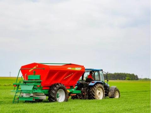 Agromasz / Agro-masz REWO 8200 - MÉSZ ÉS MŰTRÁGYASZÓRÓ - EGYEDI ÁRON Agromasz / Agro-masz REWO 8200 - MÉSZ ÉS MŰTRÁGYASZÓRÓ - EGYEDI ÁRON