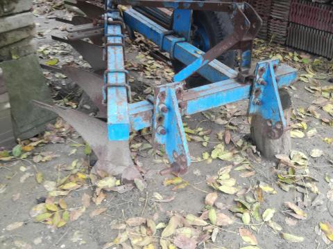 Ágyeke 5 fejes, elmunkálóval Ágyeke 5 fejes, elmunkálóval