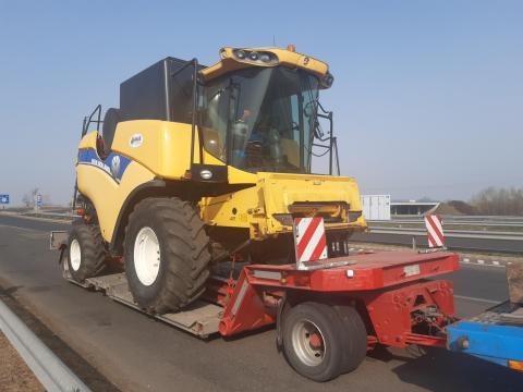 Gépszállítás,  Traktor,  Kombájn,  Pótkocsi,  Mobilház,  Túlméretes szállítás Gépszállítás,  Traktor,  Kombájn,  Pótkocsi,  Mobilház,  Túlméretes szállítás