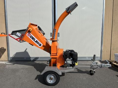 Benzinmotoros vontatható ágdaráló - DELEKS DK-900-BS - BRIGGS & STRATTON 15 LE motorral Benzinmotoros vontatható ágdaráló - DELEKS DK-900-BS - BRIGGS & STRATTON 15 LE motorral
