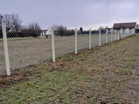 Kerítés építés Miskolc! Drótfonat,  hegesztett háló,  tüskés huzal,  kerítésépítés Kerítés építés Miskolc! Drótfonat,  hegesztett háló,  tüskés huzal,  kerítésépítés