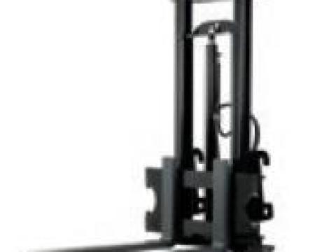 Targoncatorony emelő adapter rakodógépre,  homl.rakodóra,  ker. rakodóra,  tel.rakodóra Targoncatorony emelő adapter rakodógépre,  homl.rakodóra,  ker. rakodóra,  tel.rakodóra