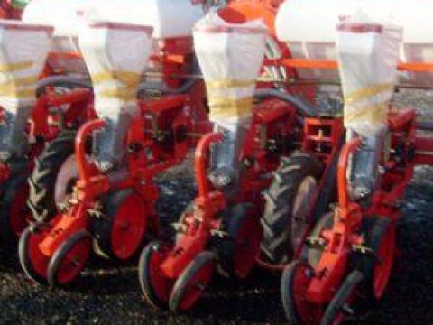 WIRAX-6 soros, dupla tárcsás, műtrágyaszórós szemenkénti vetőgép, teleszkópos vázzal WIRAX-6 soros, dupla tárcsás, műtrágyaszórós szemenkénti vetőgép, teleszkópos vázzal