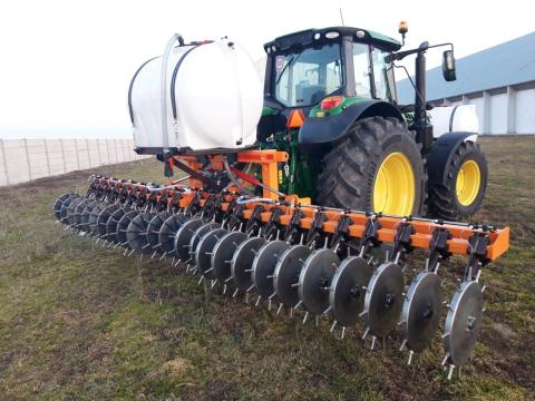 FOLYÉKONY MŰTRÁGYÁZÓ GÉP (CULTAN) FOLYÉKONY MŰTRÁGYÁZÓ GÉP (CULTAN)