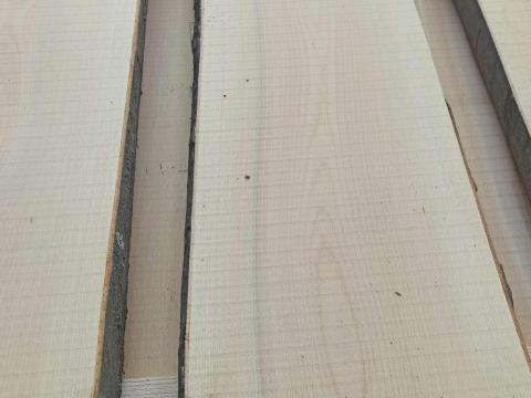 Bükk légszáraz, szélezetlen fűrészáru, palló, deszka Bükk légszáraz, szélezetlen fűrészáru, palló, deszka