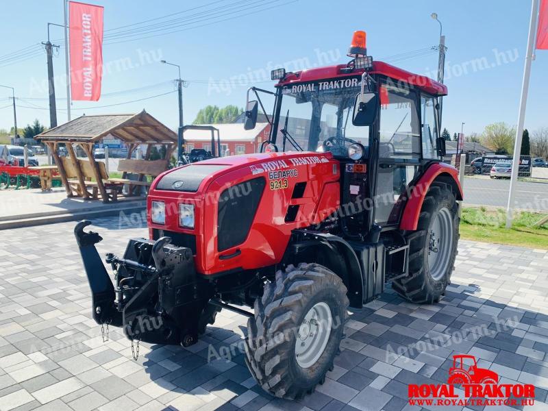 BELARUS MTZ 921.3 KESKENY NYOMTÁVÚ TRAKTOR - FRONT HIRDAULIKÁVAL - RAKTÁRKÉSZLETRŐL