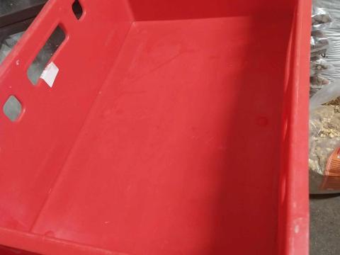Húsos Láda Piros Színben Eladó Debrecenben Húsos Láda Piros Színben Eladó Debrecenben
