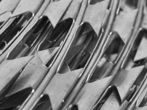 NATO háló, pengés huzal, pengés kerítés ! Országos kiszállítás! oszlop, kapu, fonat NATO háló, pengés huzal, pengés kerítés ! Országos kiszállítás! oszlop, kapu, fonat