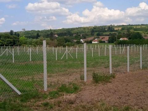 Drótfonat, drótkerítés, pengés huzal, tüskés drót, kerítés építés, vadháló Drótfonat, drótkerítés, pengés huzal, tüskés drót, kerítés építés, vadháló