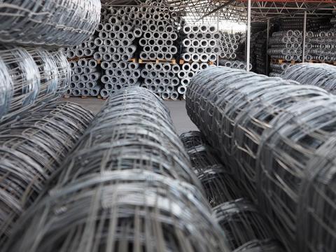 Vadháló, drótháló, drótfonat, kerítés, oszlop, kapu, huzal Vadháló, drótháló, drótfonat, kerítés, oszlop, kapu, huzal