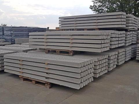 Kerítés oszlop,  kapu,  drótfonat,  vadháló,  huzal,  táblás kerítés