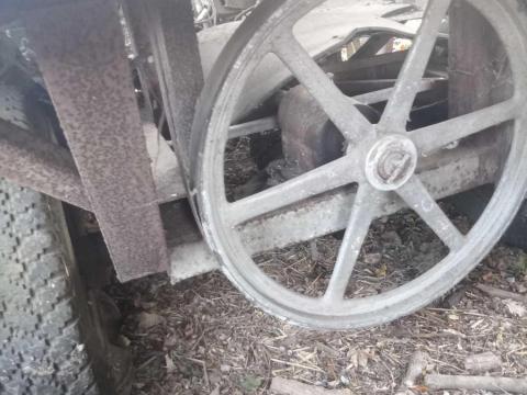 Önjáró szallagfűrész Önjáró szallagfűrész