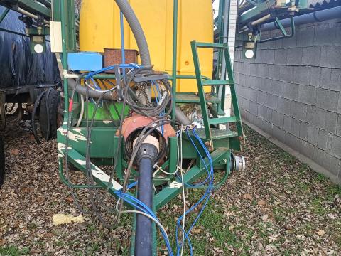 HUNIPER 3000 permetező,  folyékony műtrágya szóró HUNIPER 3000 permetező,  folyékony műtrágya szóró