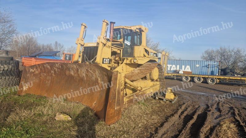 Caterpillar D8L dózer