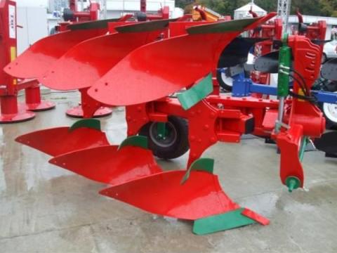 PO-3 fejes váltva forgatós eke már akár 80 LE traktorra PO-3 fejes váltva forgatós eke már akár 80 LE traktorra