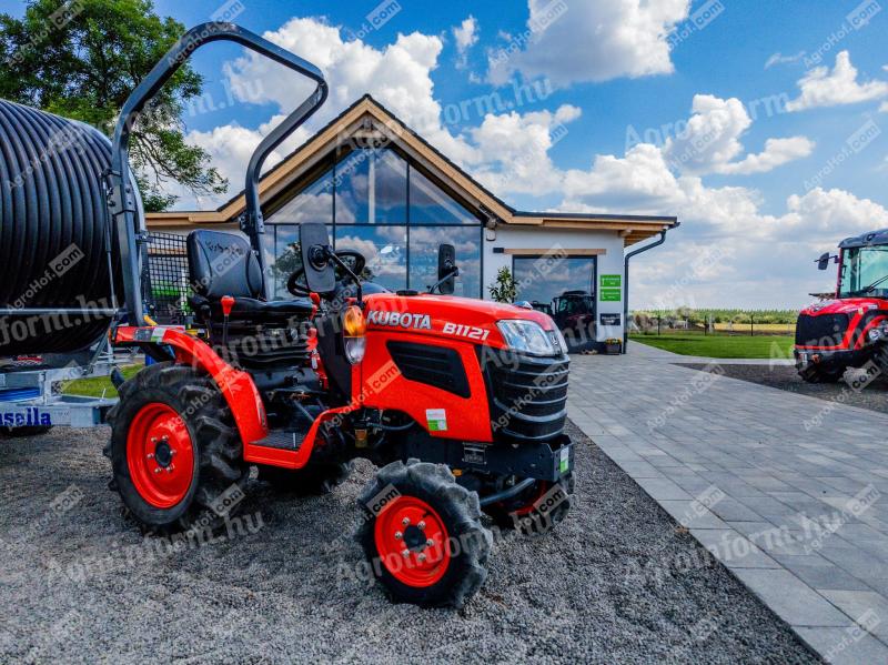 Kubota traktor bukókerettel,  12 LE (új állapot) / Kubota B1121