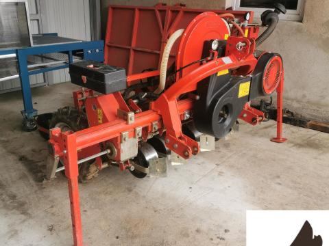Használt Agricola 4szekciós ikersoros aprómagvető 2 db SN 2-290és 2db új SN 2-130 elemmel
