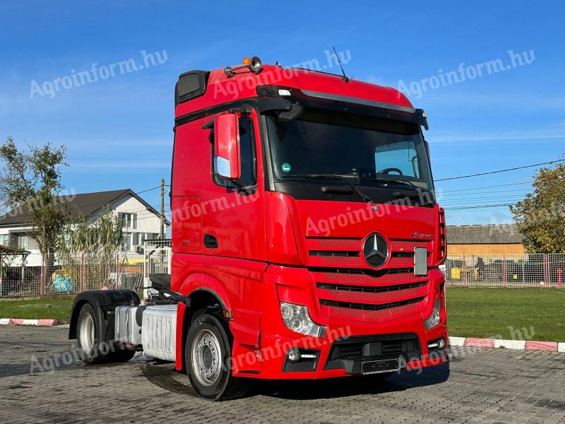 Mercedes Actros 963-4-A nyerges vontató