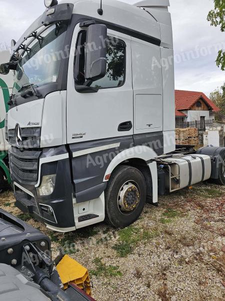 Mercedes Benz Actros 1842 nyerges vontató