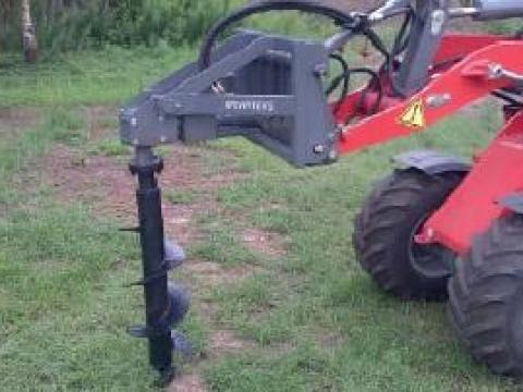 Lyukfúró adapter rakodógépre Lyukfúró adapter rakodógépre