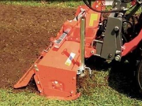 Talajvisszaforgató adapter rakodógépre Talajvisszaforgató adapter rakodógépre